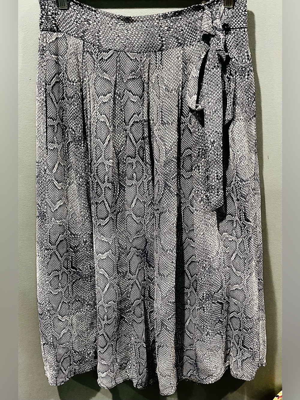 Anthropologie Maeve Gray Snake-Print Midi Skirt Size 8